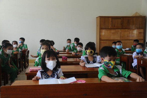 Một số tỉnh miền Trung cho học sinh nghỉ học ngày 27-9 để tránh bão - Ảnh 1.