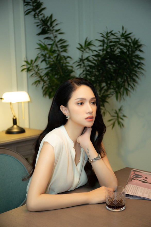 Hương Giang bị trà xanh đã xinh còn thông minh dạy đời - Ảnh 3. Hương Giang bị trà xanh đã xinh còn thông minh dạy đời - Ảnh 3.