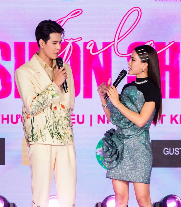 Loạt sao nhí thân quen diễn thời trang trong show của Xuân Lan - Ảnh 2. Loạt sao nhí thân quen diễn thời trang trong show của Xuân Lan - Ảnh 2.