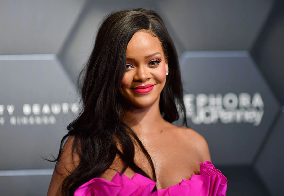 rihanna-16642717611491511819826.jpg