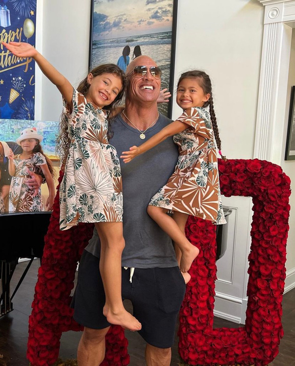 The heart-stopping moment of the muscular hero The Rock with his little daughter - Photo 7.