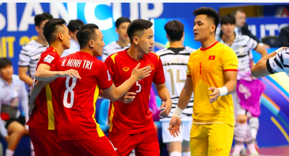 Tuyển futsal Việt Nam thắng Hàn Quốc 5-1 ở trận ra quân giải châu Á - Ảnh 1.