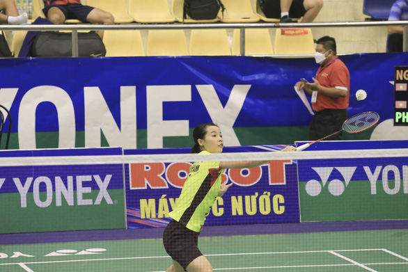 Hot girl cầu lông Thùy Linh thắng dễ trận mở màn Vietnam Open - Ảnh 1.