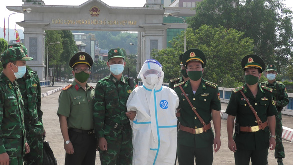 Trung Quốc trao trả 110 công dân Việt Nam, có 1 đối tượng truy nã - Ảnh 1.