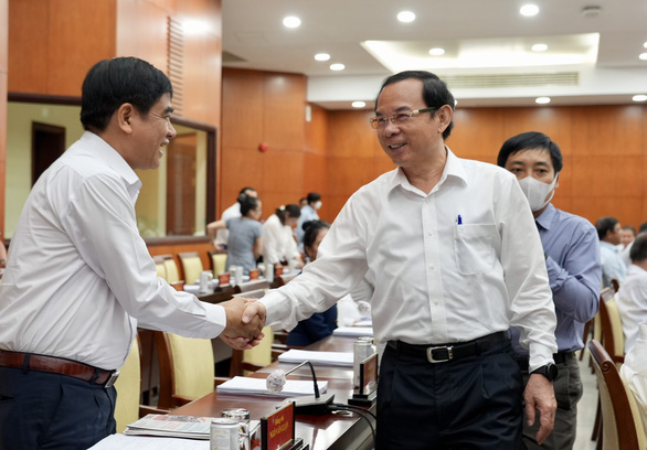 Bí thư Nguyễn Văn Nên chủ trì hội nghị Thành ủy sơ kết việc phục hồi kinh tế sau dịch COVID-19 - Ảnh 1.