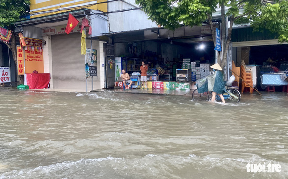 Mưa lũ trên diện rộng ở Nghệ An, 3 người chết và mất tích - Ảnh 4.