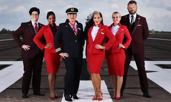 Virgin Atlantic cho phép nam tiếp viên mặc váy