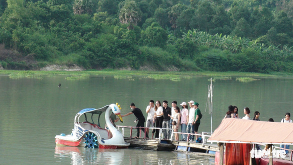 Món ăn vùng Bảy Núi thu hút hàng ngàn du khách chờ đợi đổ mồ hôi - Ảnh 6.