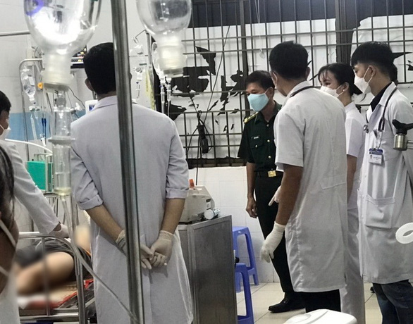 12 người chết trên tàu Trung Quốc đi qua Côn Đảo, nghi ngộ độc thực phẩm - Ảnh 1. 12 người chết trên tàu Trung Quốc đi qua Côn Đảo, nghi ngộ độc thực phẩm - Ảnh 1.