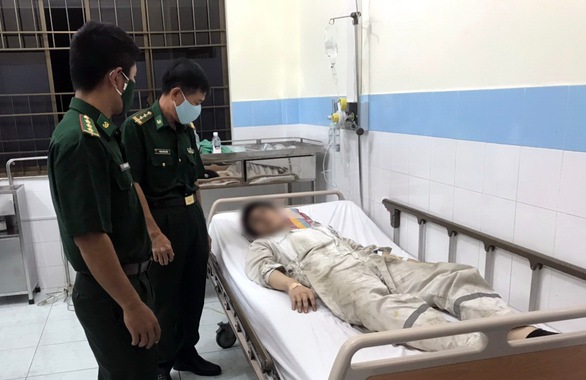 12 người chết trên tàu Trung Quốc đi qua Côn Đảo, nghi ngộ độc thực phẩm - Ảnh 3. 12 người chết trên tàu Trung Quốc đi qua Côn Đảo, nghi ngộ độc thực phẩm - Ảnh 3.
