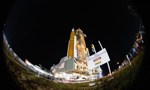 2 lần hoãn phóng tàu vũ trụ Orion lên Mặt trăng: NASA dùng hàng cũ để tiết kiệm? - Ảnh 2.