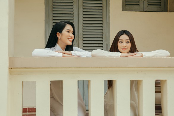 Khánh Vân, Phương Anh, Phương Nhi trở lại trường xưa gây xao xuyến - Ảnh 6. Khánh Vân, Phương Anh, Phương Nhi trở lại trường xưa gây xao xuyến - Ảnh 6.