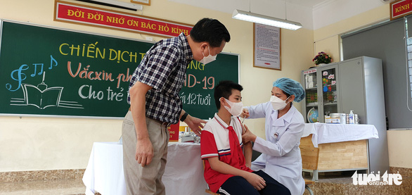 Một phường ở Quảng Ninh từng tính cho trẻ học riêng nếu chưa tiêm vắc xin COVID-19 - Ảnh 1.