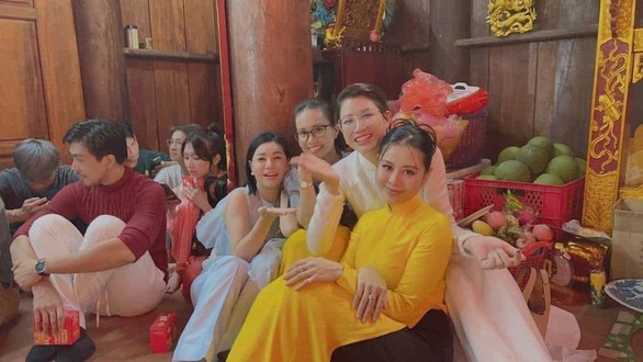 Sao Việt xin gì trong ngày giỗ Tổ nghiệp sân khấu - Ảnh 2. Sao Việt xin gì trong ngày giỗ Tổ nghiệp sân khấu - Ảnh 2.
