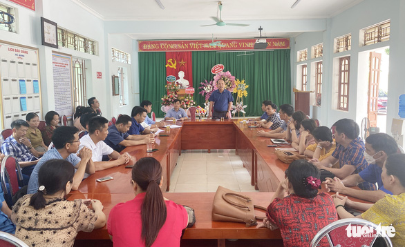 Phụ huynh phản đối sáp nhập trường, hàng trăm học sinh ‘bơ vơ’ - Ảnh 3.