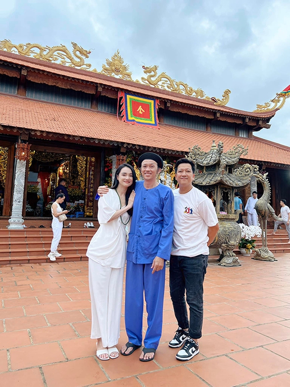 Ảnh vui sao Việt 8-9: Dương Triệu Vũ mừng vì Hoài Linh ‘ăn ngon ngủ ngon’ - Ảnh 2. Ảnh vui sao Việt 8-9: Dương Triệu Vũ mừng vì Hoài Linh ‘ăn ngon ngủ ngon’ - Ảnh 2.