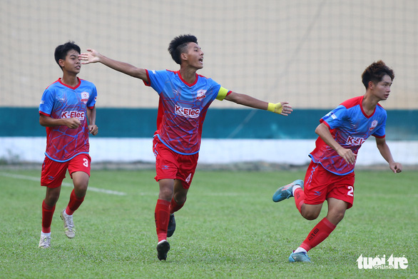 U17 Sài Gòn tiếp tục tạo bất ngờ tại vòng chung kết U17 quốc gia - Ảnh 3.