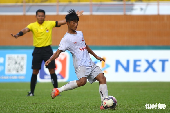 U17 Sài Gòn tiếp tục tạo bất ngờ tại vòng chung kết U17 quốc gia - Ảnh 4. U17 Sài Gòn tiếp tục tạo bất ngờ tại vòng chung kết U17 quốc gia - Ảnh 4.