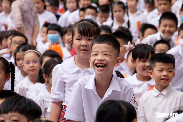 Hà Nội dự kiến dành hơn 1.100 tỉ đồng hỗ trợ 50% học phí trong năm 2022-2023 - Ảnh 1.