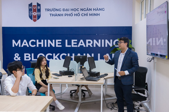 Trường Đại học Ngân hàng TP.HCM xét tuyển 3 ngành đào tạo thạc sĩ năm 2023 - Ảnh 2.