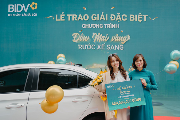 BIDV trao giải thưởng ô tô hơn 500 triệu đồng cho khách hàng - Ảnh 1.