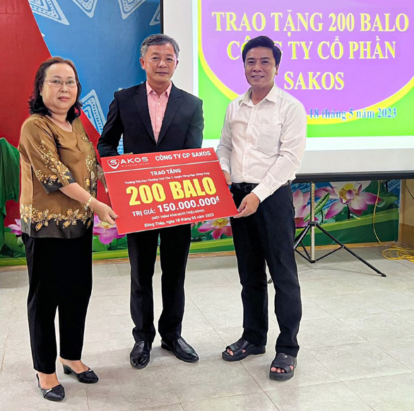 SAKOS tặng 432 balo với tổng giá trị 320 triệu đồng cho học sinh hiếu học - Ảnh 5.