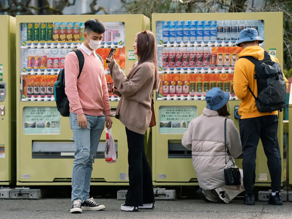 Máy bán hàng ở Nhật Bản sẽ tự động cấp đồ ăn miễn phí khi động đất - Ảnh 1.