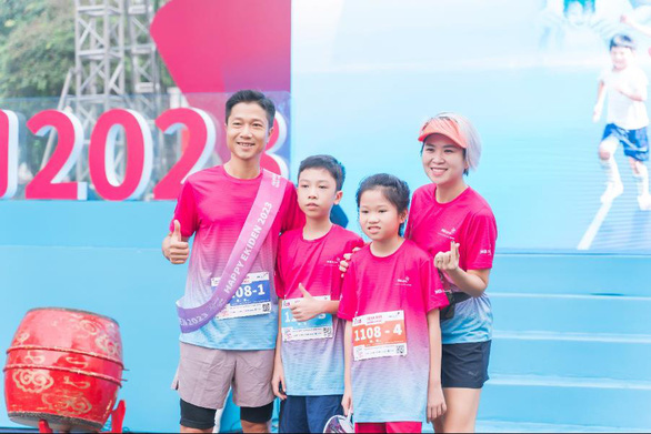 Happy Ekiden là giải chạy gây quỹ từ thiện thường niên do MB Ageas Life tổ chức