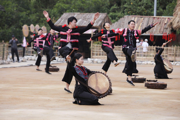 Đến Bản Mây (Fansipan) khám phá tinh hoa văn hóa các dân tộc thiểu số Sa Pa - Ảnh 5.