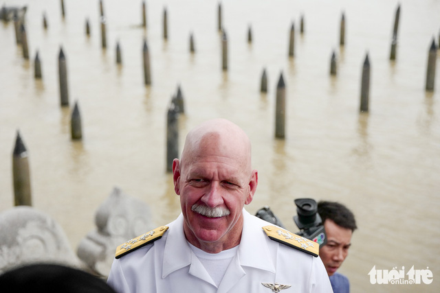 Tư lệnh Hạm đội Thái Bình Dương của Mỹ thăm bãi cọc Bạch Đằng - Ảnh 1.