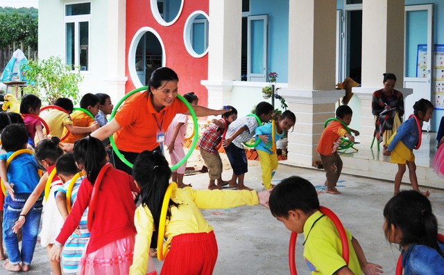 Giấc mơ trường lớp từ trang vở: Ngôi trường mới nơi thà cô chết… - Ảnh 2.