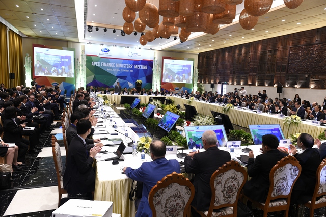 Thủ tướng Nguyễn Xuân Phúc: APEC đang đối mặt nhiều thách thức - Ảnh 3. Thủ tướng Nguyễn Xuân Phúc: APEC đang đối mặt nhiều thách thức - Ảnh 3.