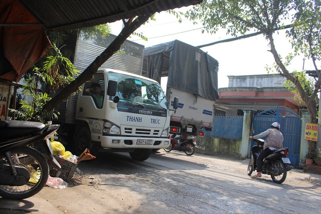 Khổ sở vì xe tải lớn chạy ầm ầm ngày đêm - Ảnh 2.