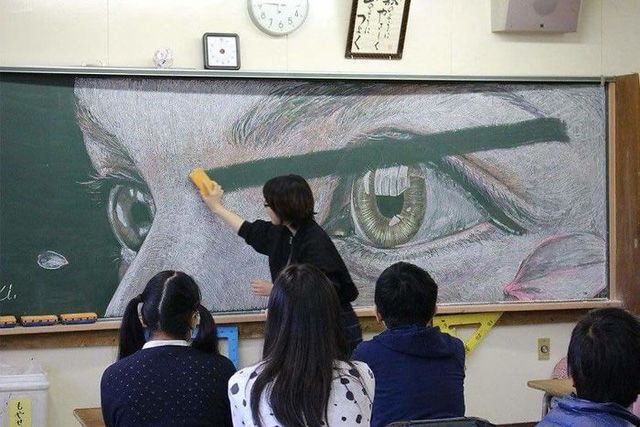 Những bức tranh tuyệt đẹp trên bảng đen của học sinh Hong Kong - Ảnh 2.