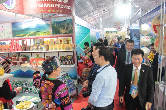Hàng Việt chờ cất cánh tới các nền kinh tế - Ảnh 2. Hàng Việt chờ cất cánh tới các nền kinh tế - Ảnh 2.