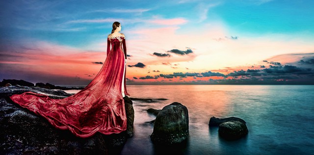 Áo dài dát vàng tha thướt bên hình ảnh ngôi làng biển  - Ảnh 4.