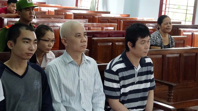 Lừa chạy việc, chạy trường, cựu cán bộ công an lãnh 25 năm tù - Ảnh 1. Lừa chạy việc, chạy trường, cựu cán bộ công an lãnh 25 năm tù - Ảnh 1.