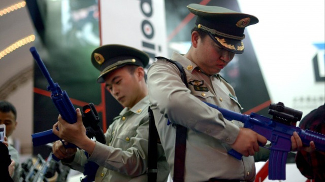 Bắc Kinh điều chỉnh quản lý với lực lượng cảnh sát quân sự - Ảnh 2.