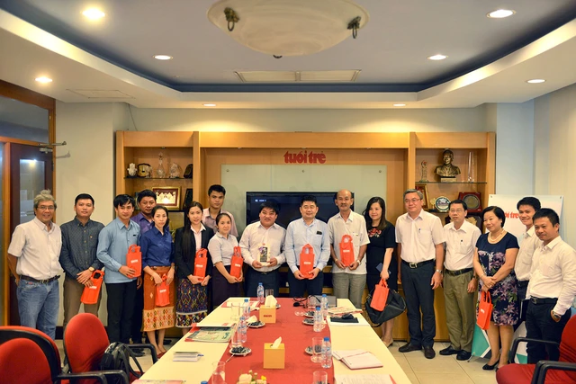 Đoàn nhà báo Lào tham quan báo Tuổi Trẻ - Ảnh 5.