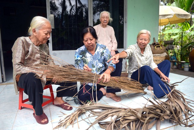 Vấn đề hôm nay: Câu chuyện hiếu thảo - Ảnh 1.