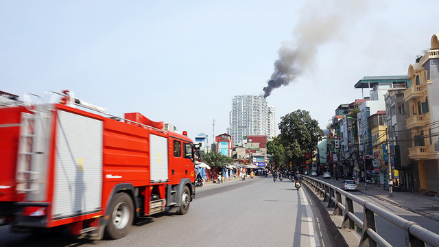 Cháy lớn tại chung cư cao cấp Golden Westlake, Hà Nội - Ảnh 12.