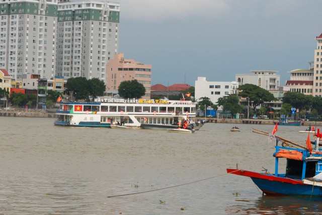 Diễn tập chống khủng bố trên sông Hàn - Ảnh 3.