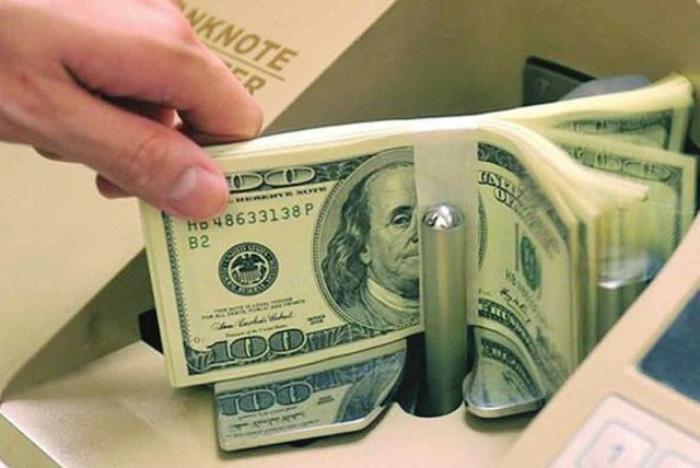 Dự trữ ngoại hối lập đỉnh 45 tỉ USD, người mua được tặng tiền - Ảnh 1.