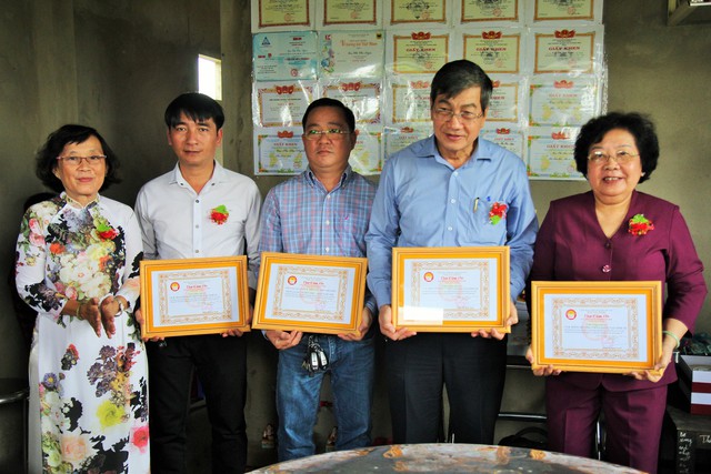 Nhờ báo Tuổi Trẻ, giờ tôi đã an tâm kiếm tiền cho con đi học - Ảnh 3.