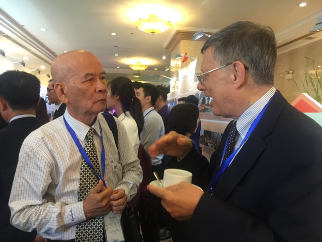 Giáo sư Harvard nói về thách thức của Smart City ở TP.HCM - Ảnh 1. Giáo sư Harvard nói về thách thức của Smart City ở TP.HCM - Ảnh 1.