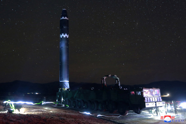 Tên lửa Hwasong-15 của Triều Tiên đáng gờm cỡ nào? - Ảnh 2.