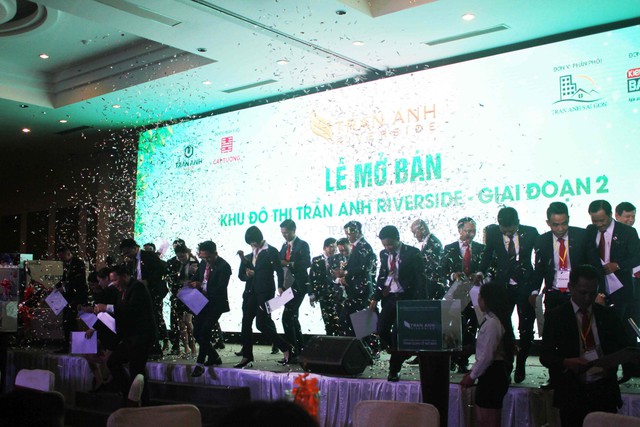 Lễ mở bán lần 2 của Trần Anh Riverside hút khách - Ảnh 1.