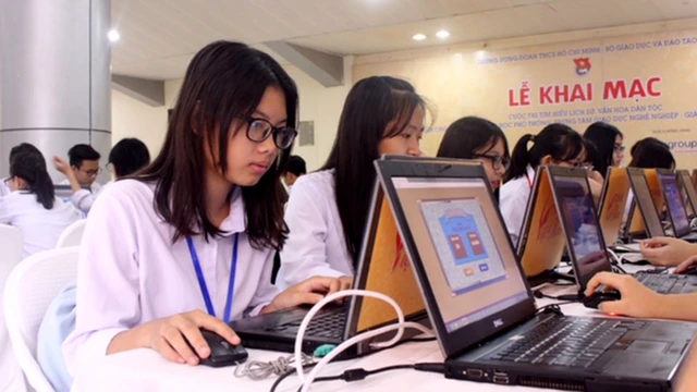 Các bạn trẻ hãy tạo nên làn sóng mạnh mẽ về tình yêu lịch sử - Ảnh 3.