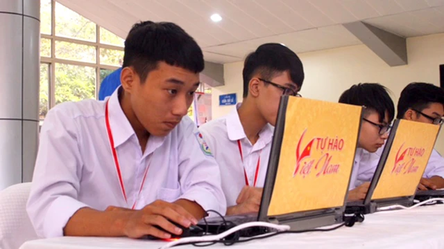 Các bạn trẻ hãy tạo nên làn sóng mạnh mẽ về tình yêu lịch sử - Ảnh 4.
