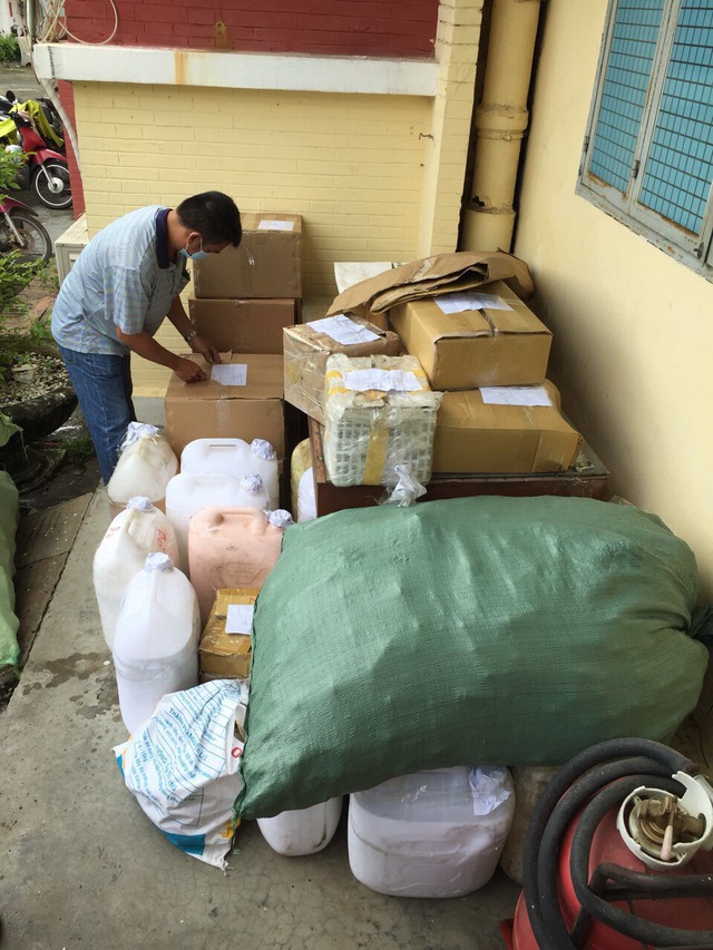 Bị truy n&atilde; vẫn tổ chức đường d&acirc;y sản xuất thuốc bảo vệ thực vật giả - Ảnh 1.